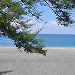 Paradiso In Riva Al Mare