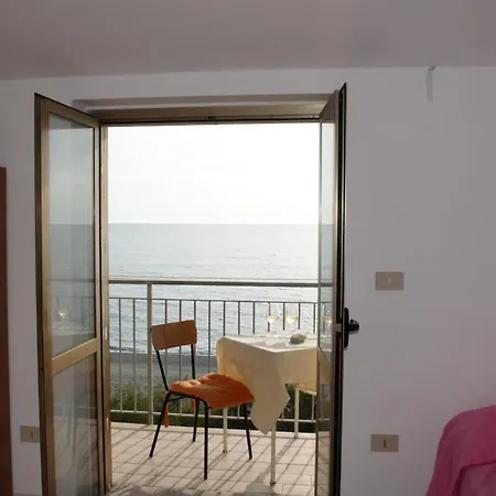 Paradiso In Riva Al Mare Belmonte Calabro
