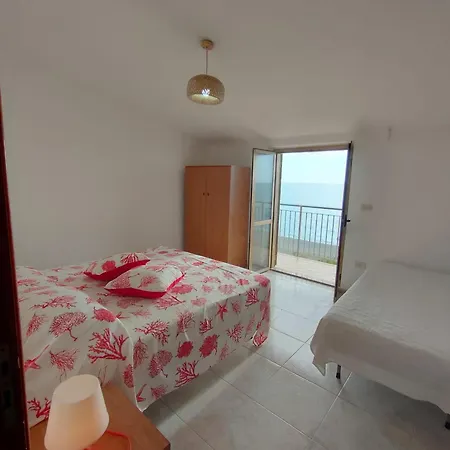 Paradiso In Riva Al Mare Apartment *