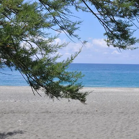 Paradiso In Riva Al Mare