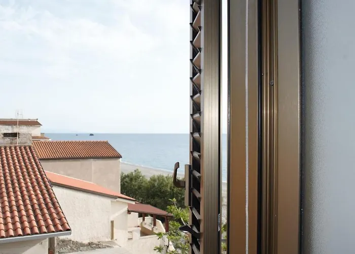 Paradiso In Riva Al Mare בלמונטה קלברו