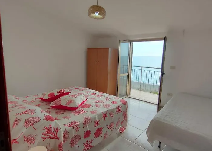 Paradiso In Riva Al Mare דירה *